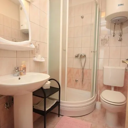 With A Parking Space - 7854