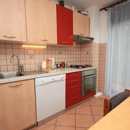 With A Parking Space - 7854 3* Abbazia