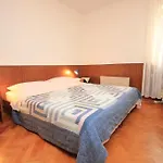 With A Parking Space - 7854 3*