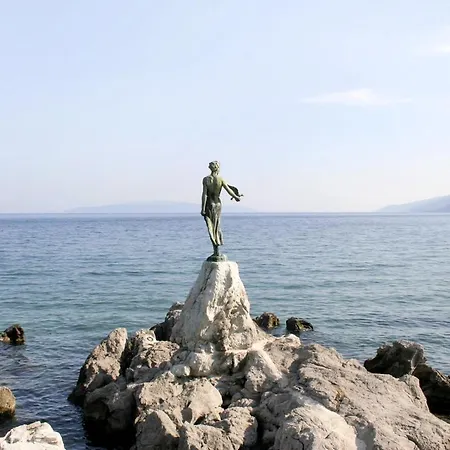 With A Parking Space - 7854 Guest house 3*