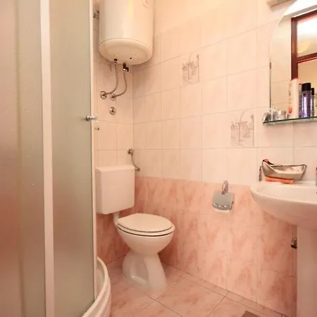 Guest house With A Parking Space - 7854 Opatija