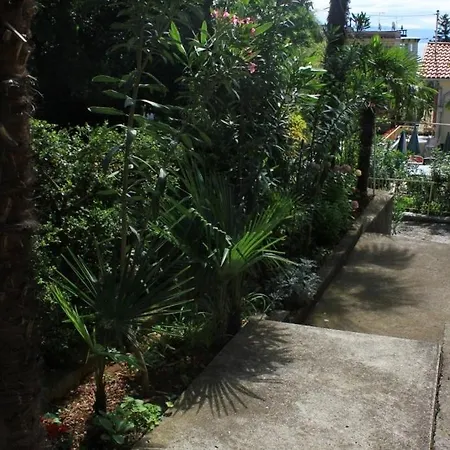 Guest house With A Parking Space - 7854 Opatija