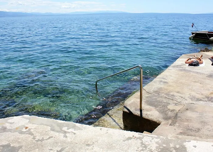 Gostinjska kuća With A Parking Space - 7854 3*