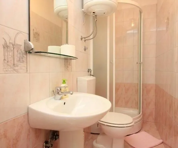 ゲストハウス With A Parking Space - 7854 3*